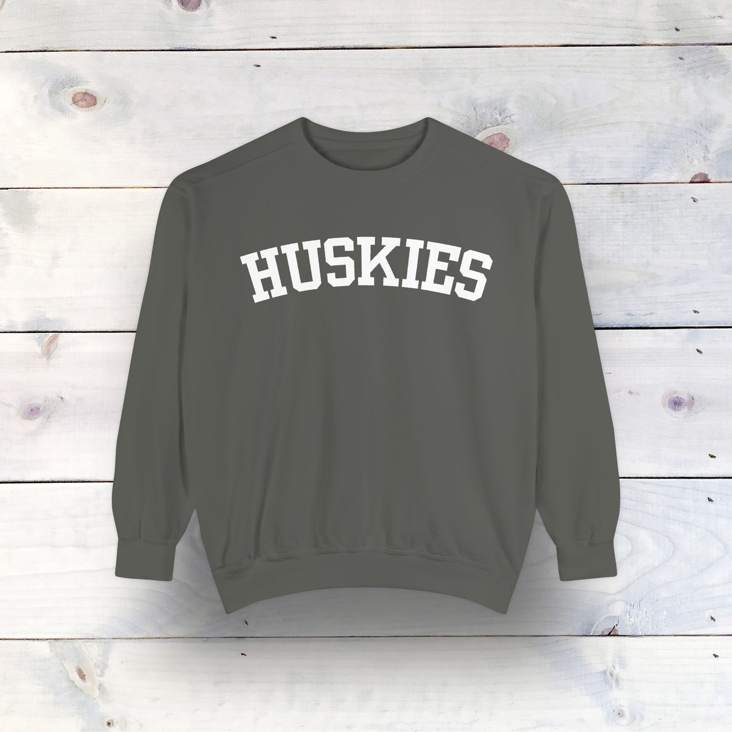 Eco-Friendly HUSKIES Garment-Dyed Sweatshirt - Sustainable Ring-Spun Cotton & Polyester Blend